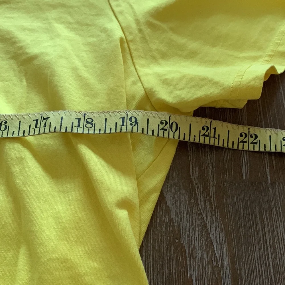 💛 Tee - Picture 4 of 5